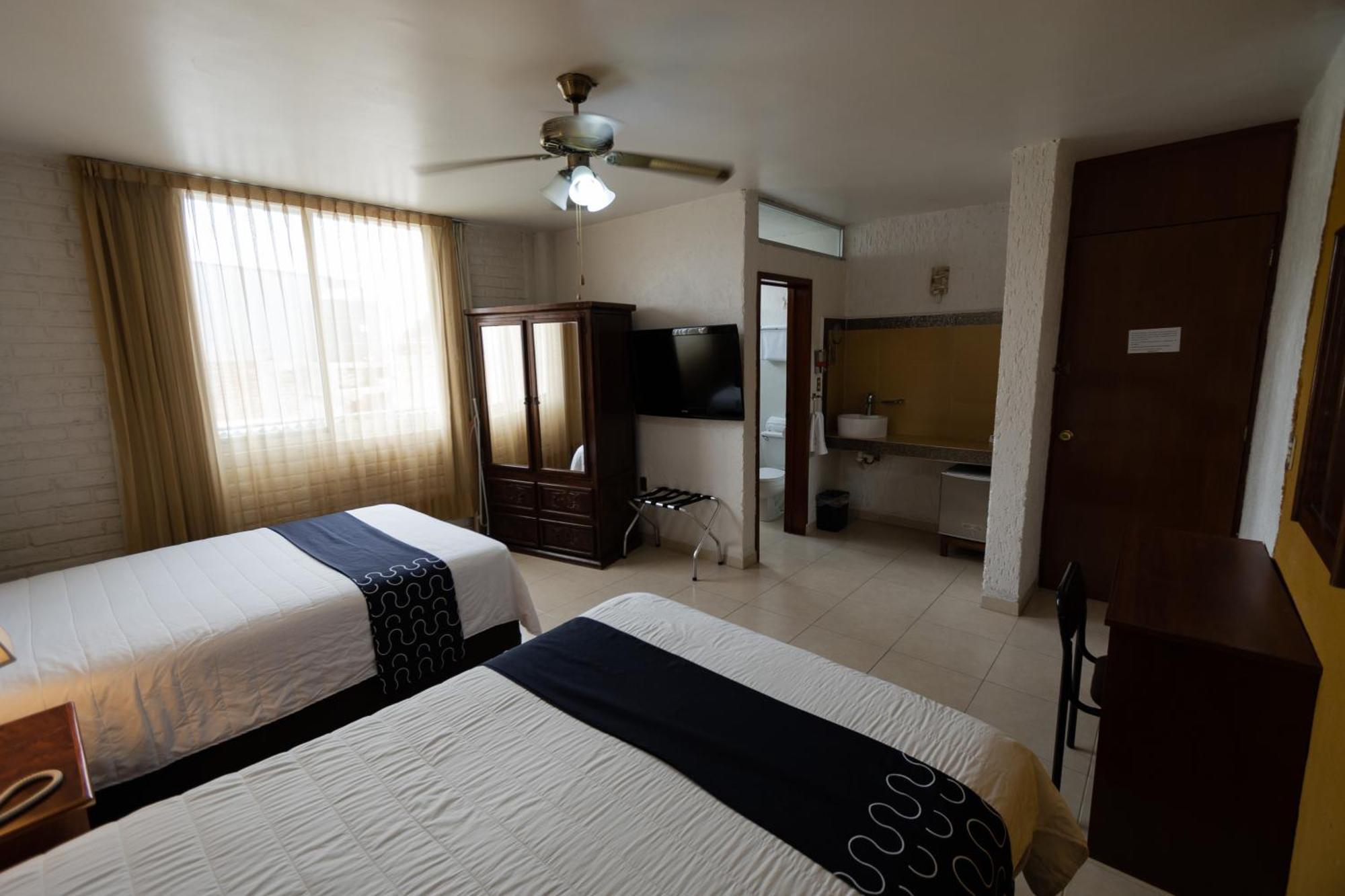 Hotel Hc Celaya  Exterior photo